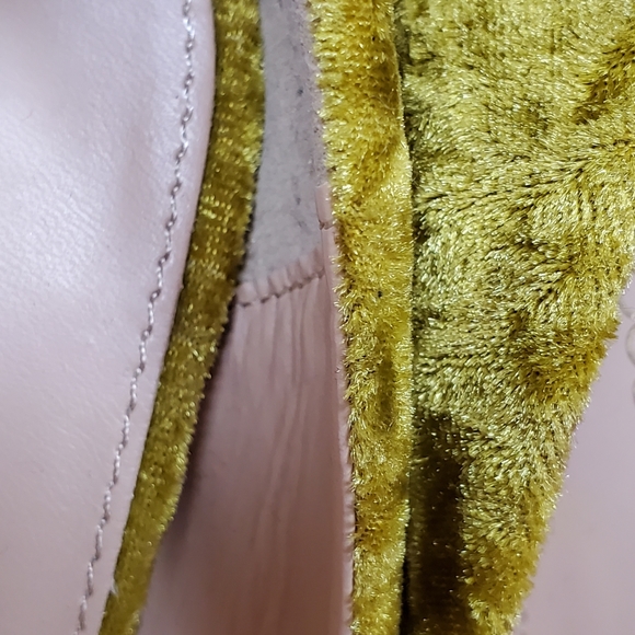 Gold crushed velvet heels - Picture 8 of 8